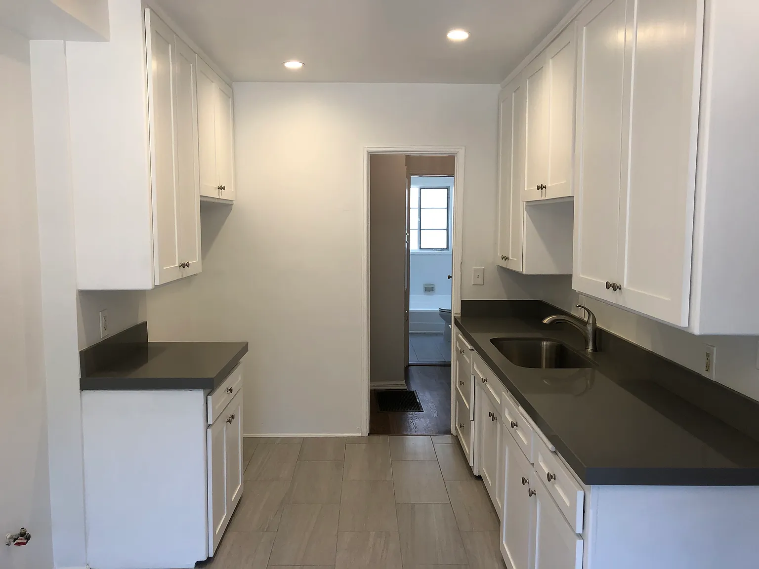 1 bed, 750 sqft, $2,050 — Photo 2