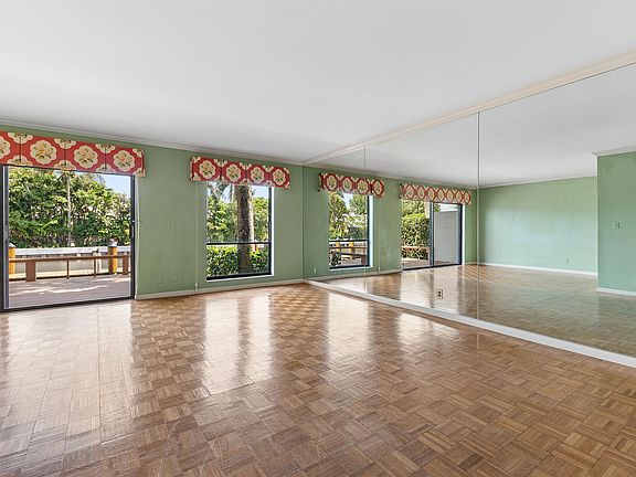 3rd image of 800 Andrews Avenue #4
