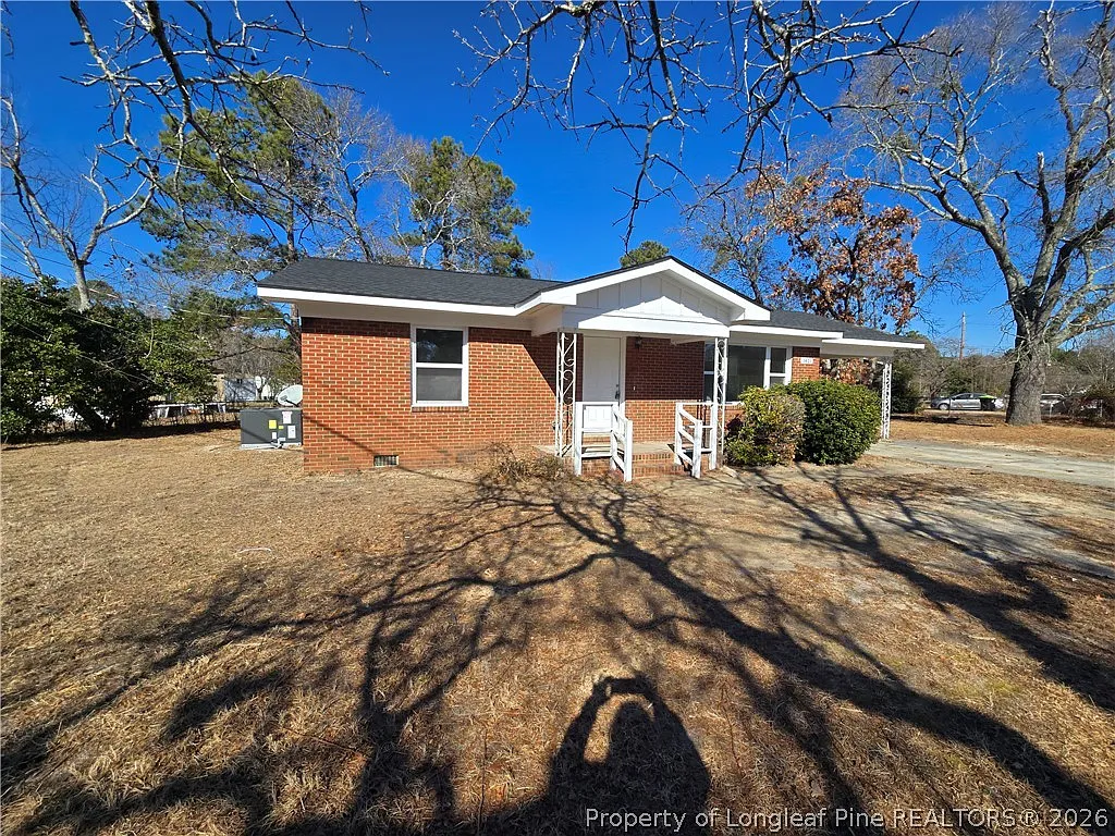 3 bed, 1.0 bath, 1026 sqft, $1,250 — Photo 3