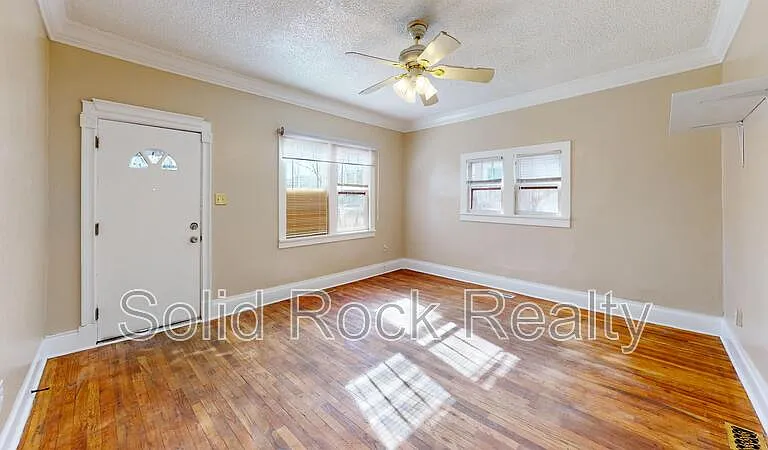 222 E Harrison St — Photo 4