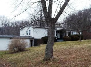 355 Locust St, Seward, PA 15954
