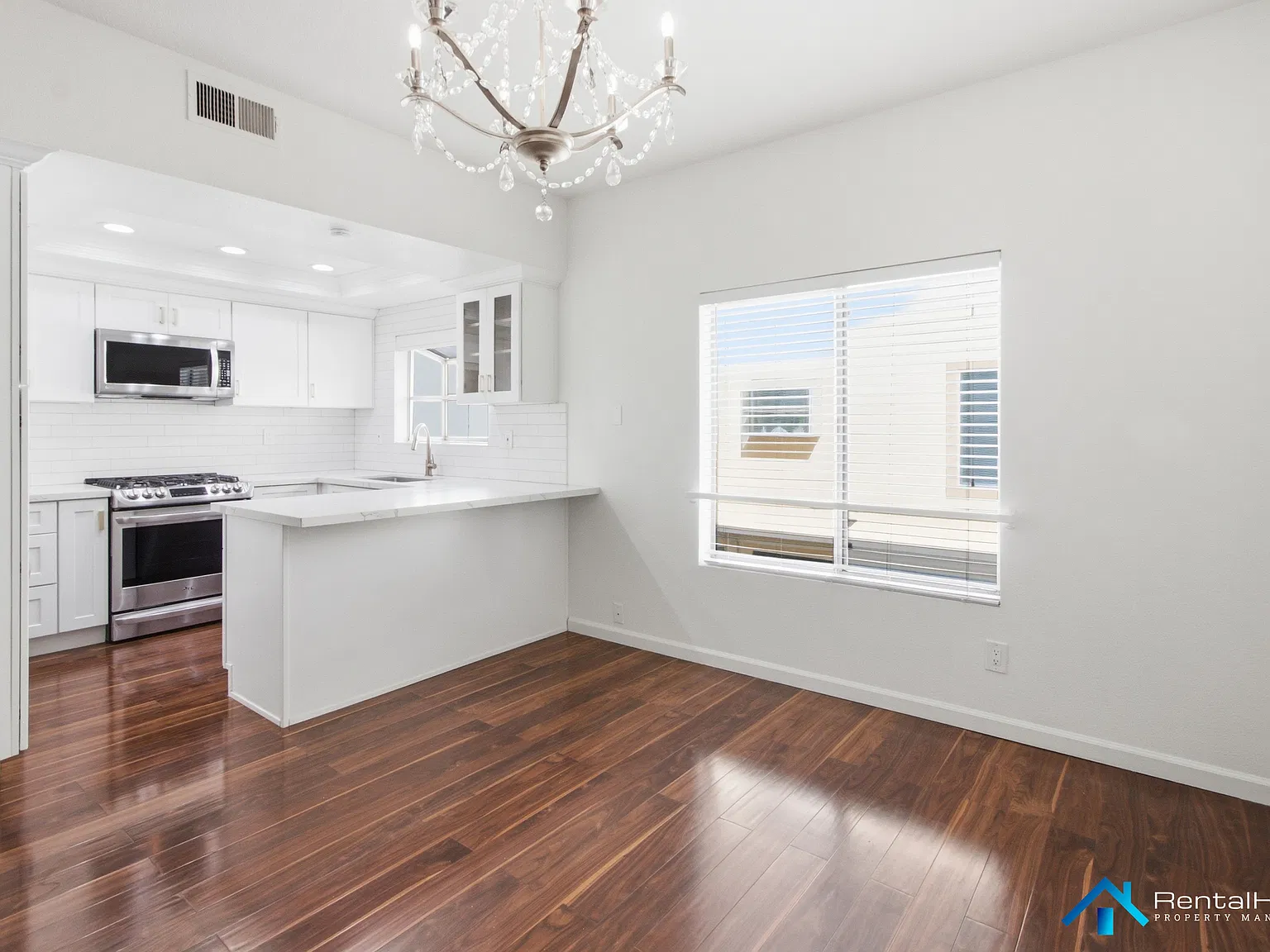 2 bed, 2.5 bath, 1150 sqft, $3,745 — Photo 3