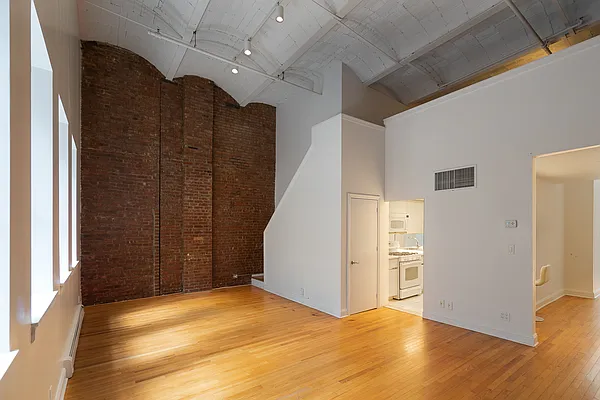 Rented by Roumila Real Estate LLC | media 2