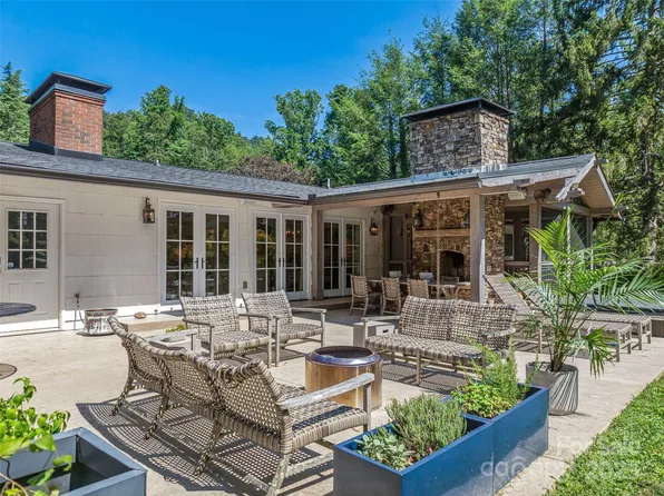 13 Robinhood Rd, Asheville, NC 28804