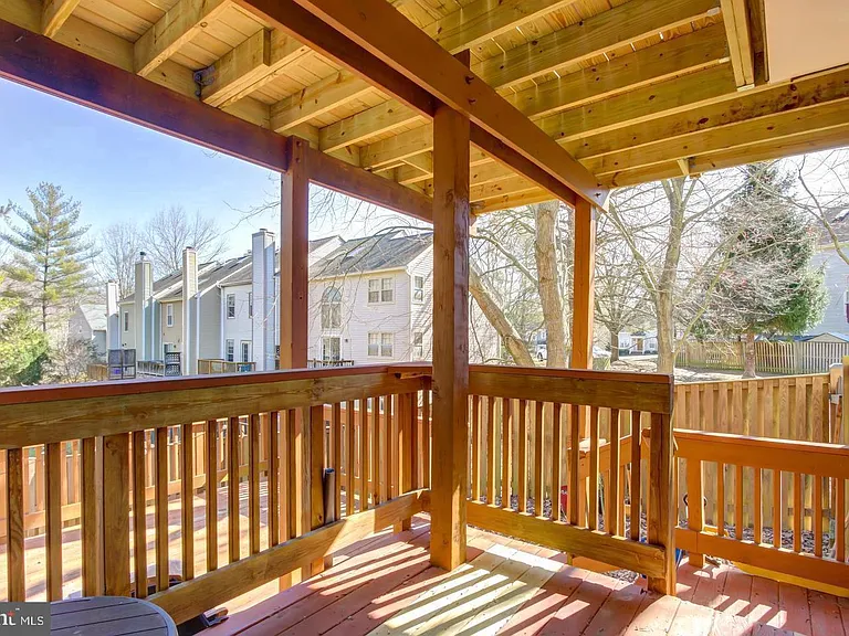 8200 Maple Ridge Ave — Photo 29