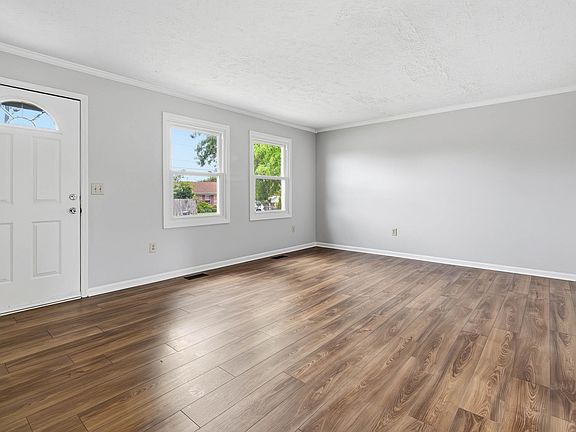 5th image of 708 Cimarron Rd