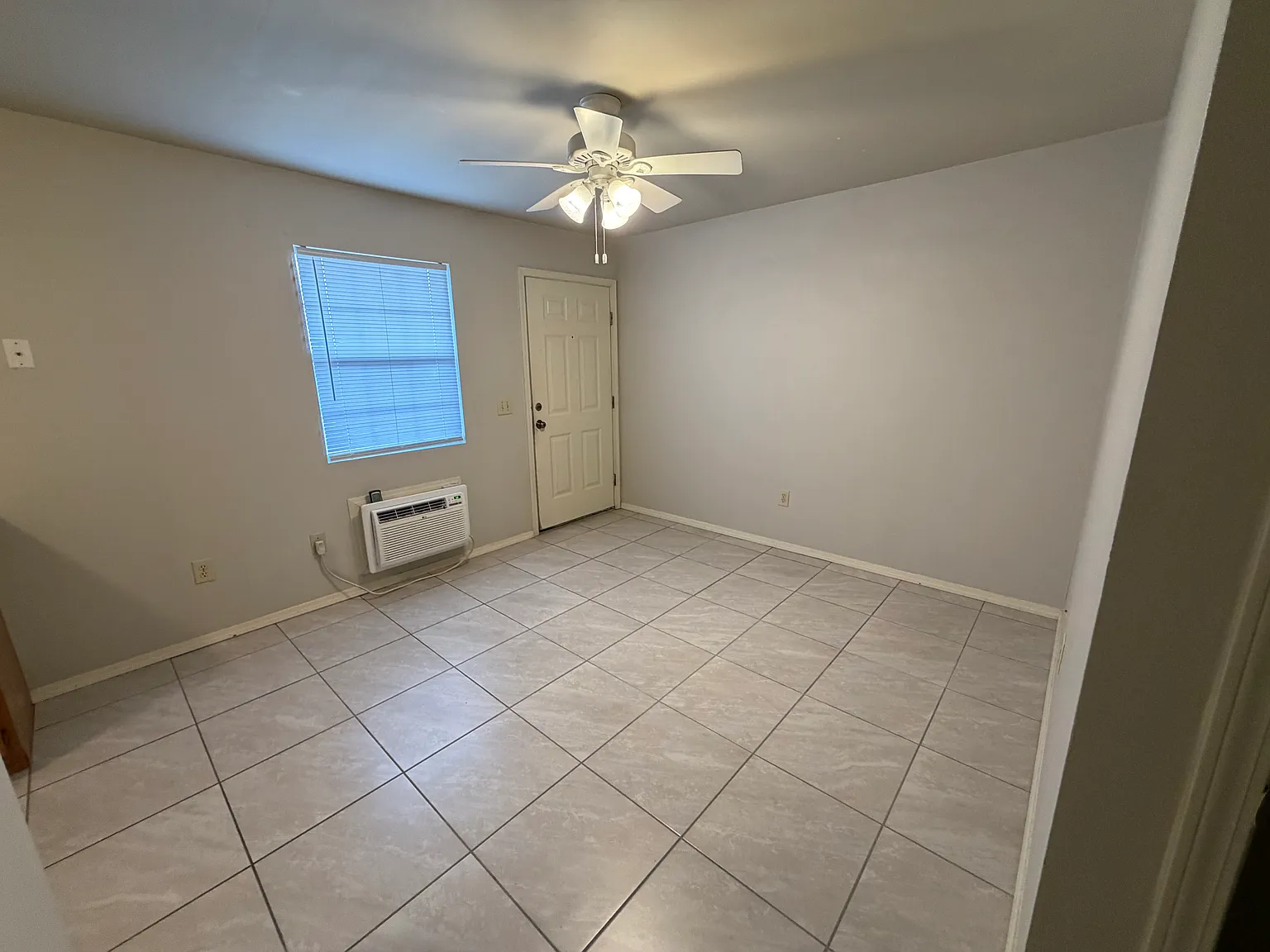 1 bed, 500 sqft, $765 — Photo 2