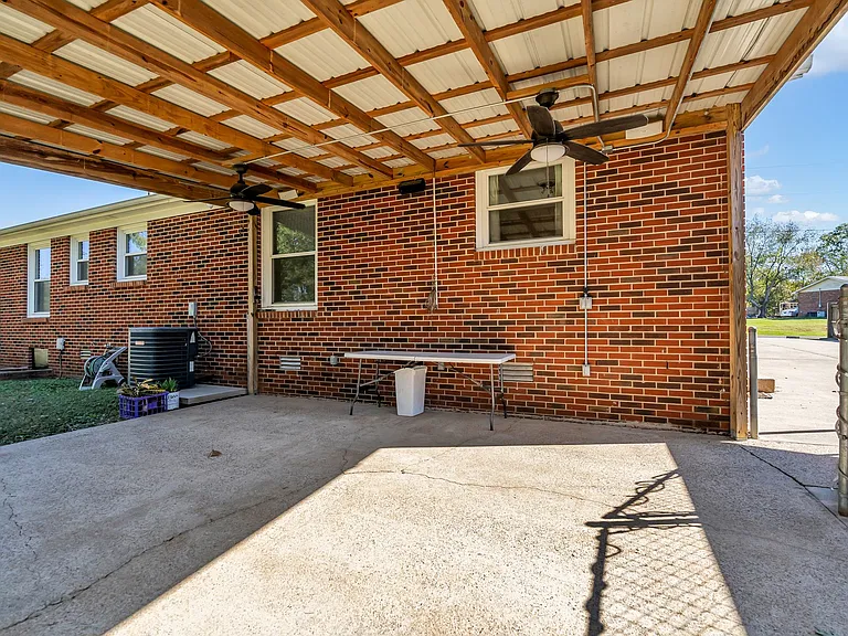 3811 Acorn Ave — Photo 22
