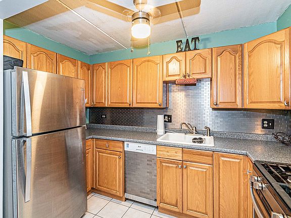 5th image of 914 N Austin Blvd APT B8