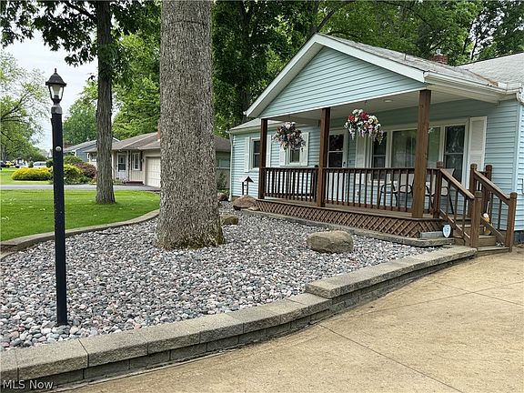 4th image of 5851 Louise Ave NW