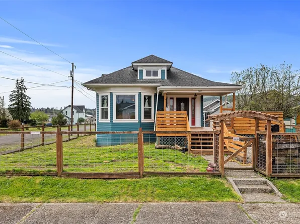 304 Thirteenth Street, Raymond, WA 98577