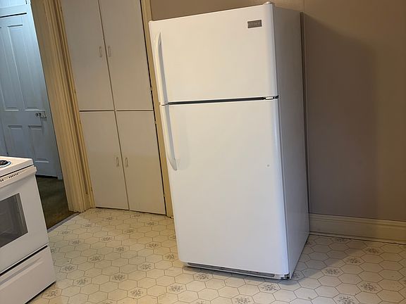 3rd image of 126 E Cherry St APT 2