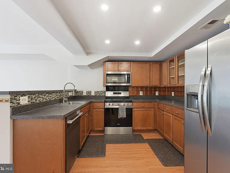 1329 N Van Dorn St — Photo 8