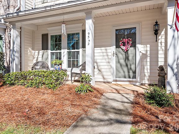3rd image of 9542 Glenashley Dr