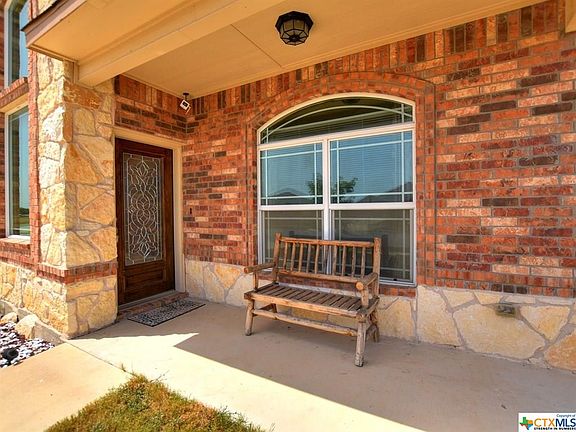 4th image of 703 W Vega Ln