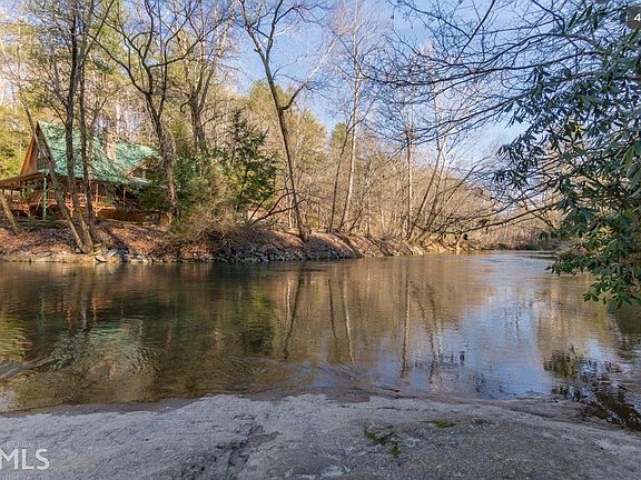 4th image of 96 Blackberry Falls Ct