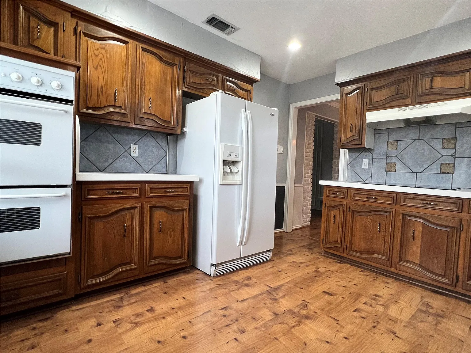 3 bed, 1635 sqft, $2,700 — Photo 3