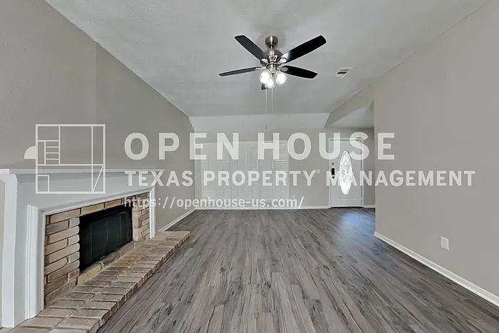 3 bed, 2.0 bath, 1500 sqft, $2,000 — Photo 3