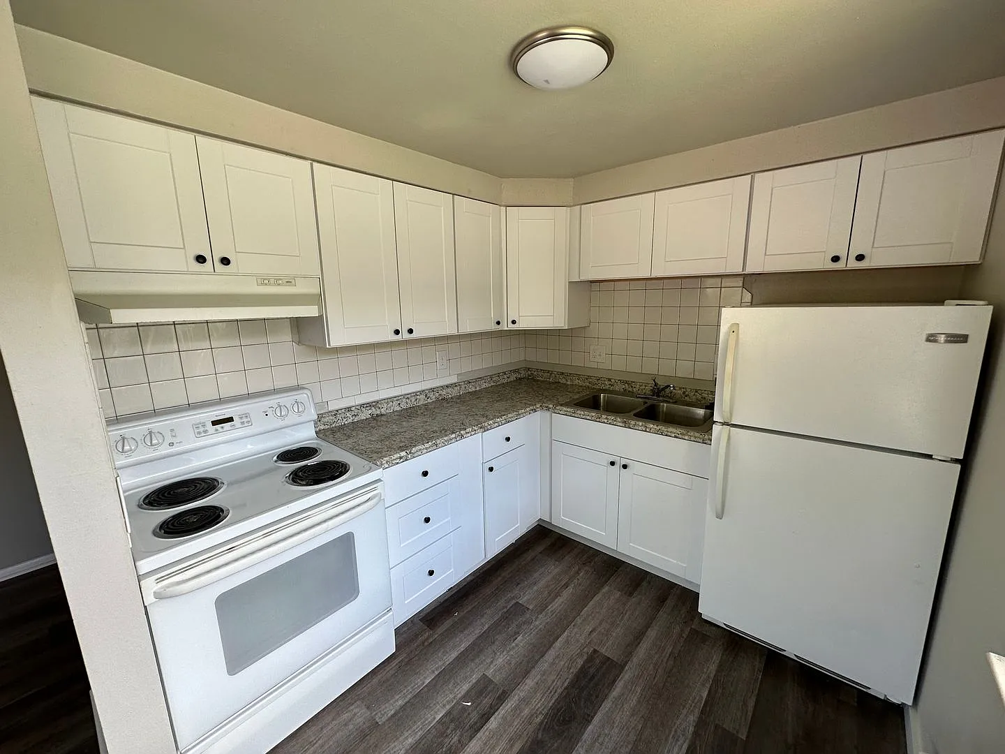 6911 W 24th Ave — Photo 3