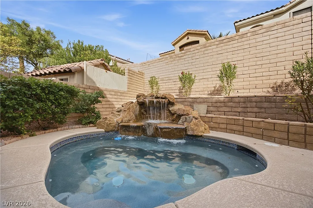 3 bed, 2.5 bath, 1882 sqft, $2,700 — Photo 3