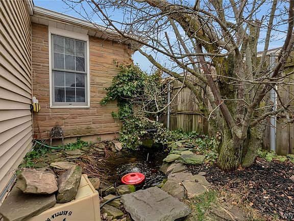 5th image of 380 Two Mile Creek Rd