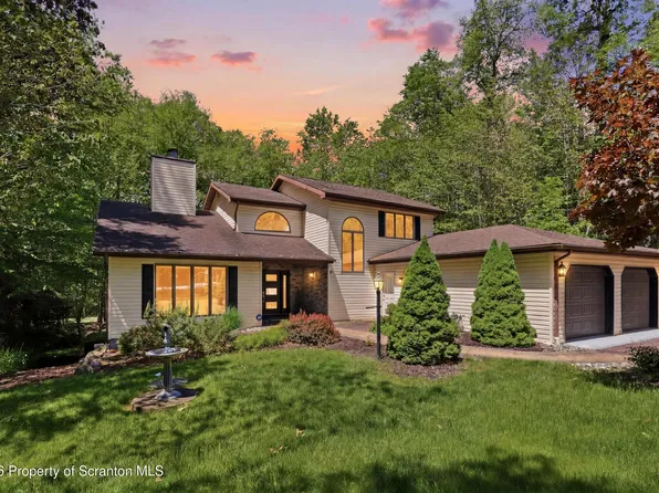 2526 Country Club Dr, Tobyhanna, PA 18466