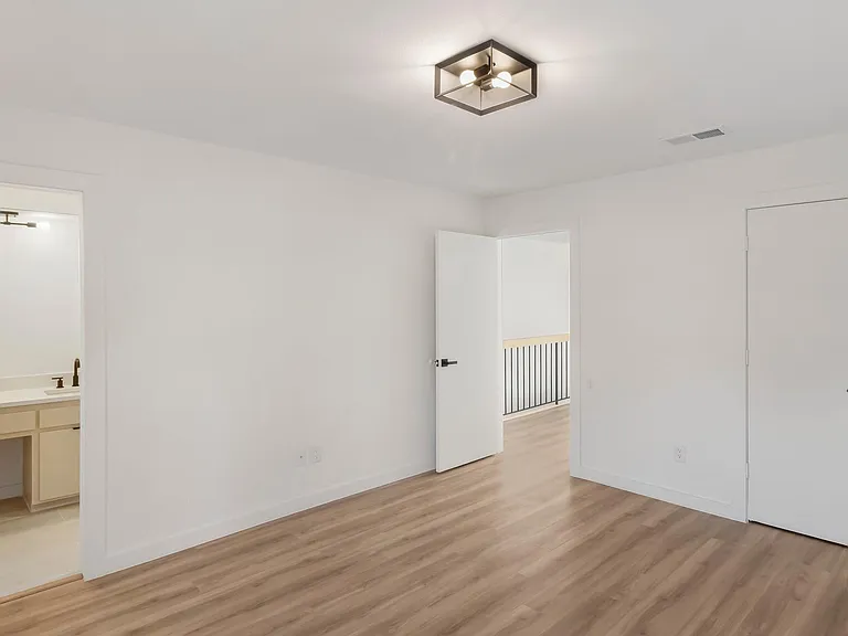 3633 Asbury St — Photo 13