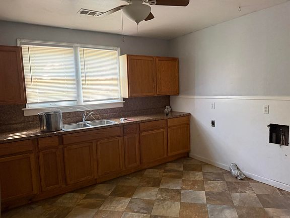 4th image of 512 Talbot St