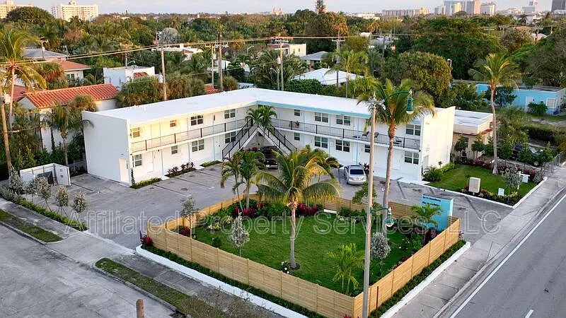 3012 Broadway #203