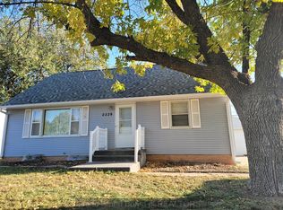 2229 W 8th St, Hastings, NE 68901