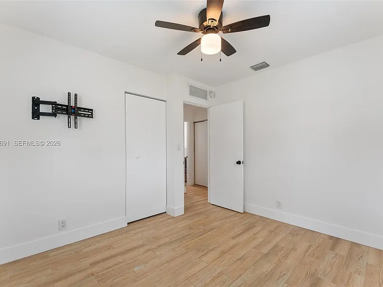 6161 NE 7th Ave — Photo 17