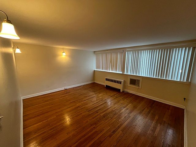 1st image of 4044 N California Ave #1