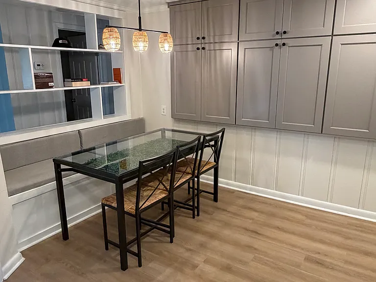 1523 Oleander Ave — Photo 3