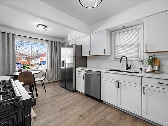 4th image of 6103 Sunderland Dr