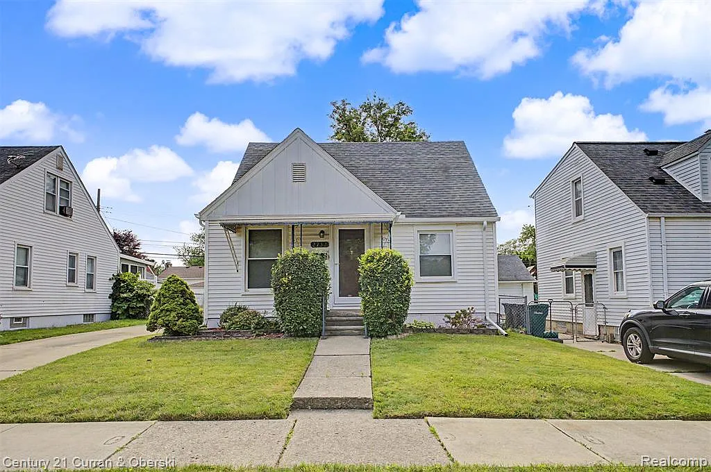 3 bed, 1333 sqft, $2,100 — Photo 1