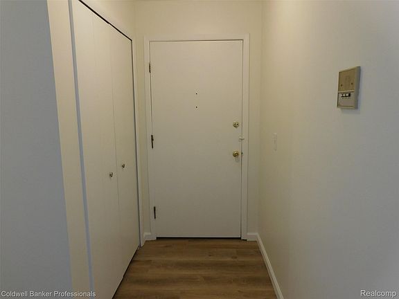 5th image of 284 E Thirteen Mile Rd APT 202