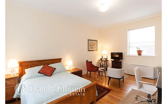 Rented by Douglas Elliman | media 27