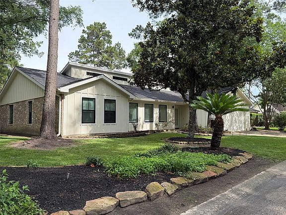 2nd image of 2 Bayleaf Ln