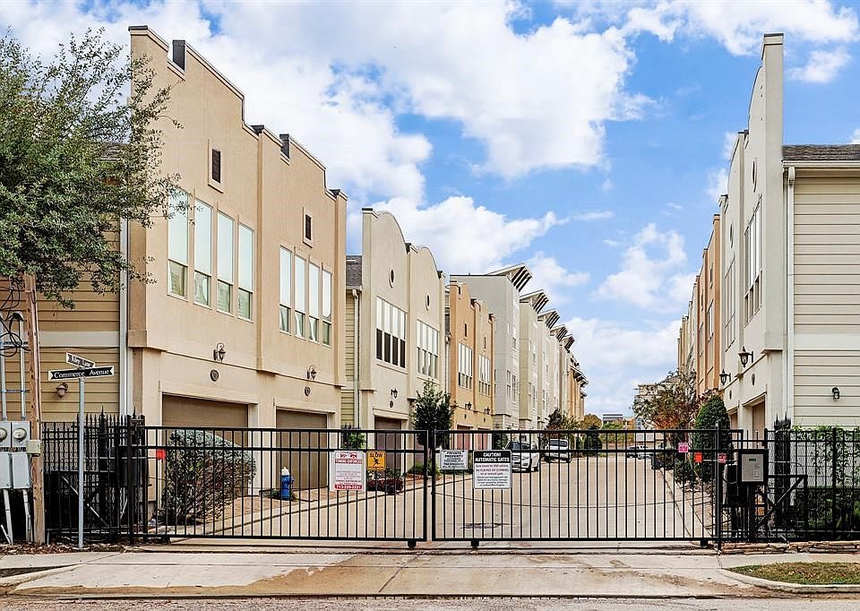 Welcome to 113 Riley Lane.  This townhome is located within a gated community with guest parking at the back of the complex.