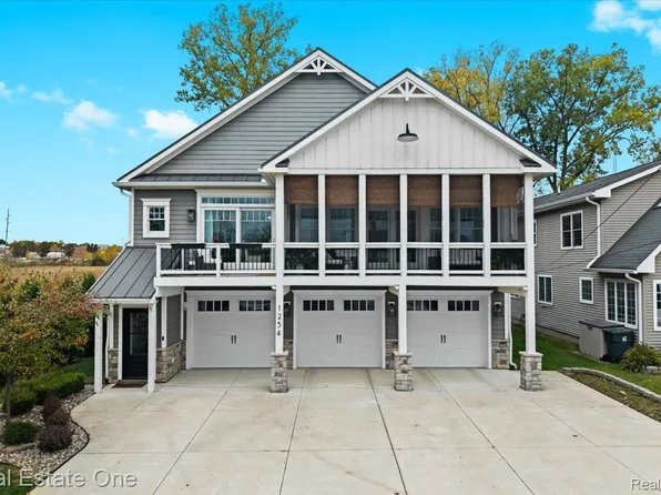 1254 Sunrise Park St, Howell, MI 48843