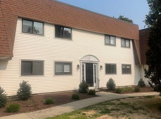 20 Hulls Hwy #20, Southport, CT 06890