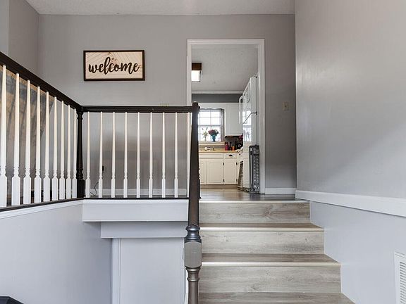5th image of 3035 W Lake Dr NW