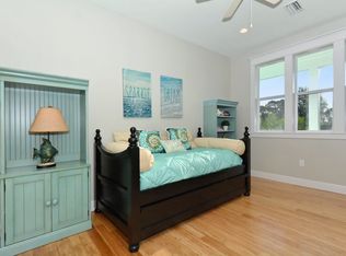 212 77th St, Holmes Beach, FL 34217
