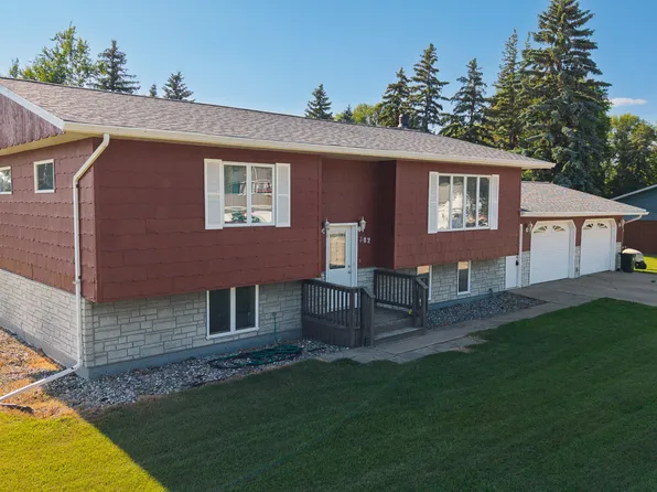 302 15th St SE, Cooperstown, ND 58425