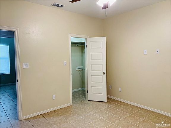 5th image of 2710 E Garfield Ave APT 3