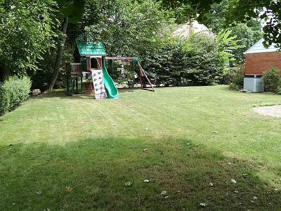 Large, Flat Back Yard