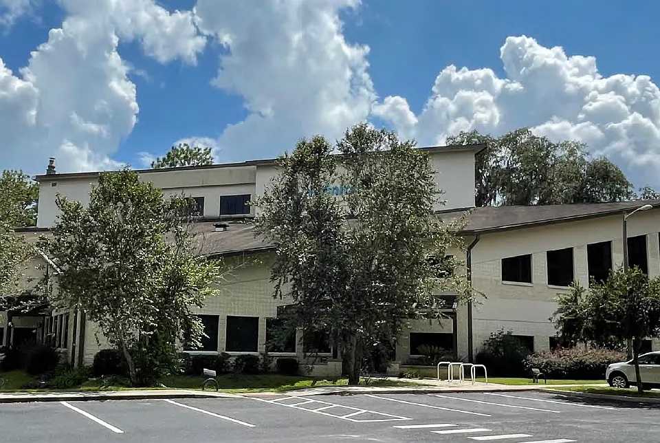 Building Photo 3