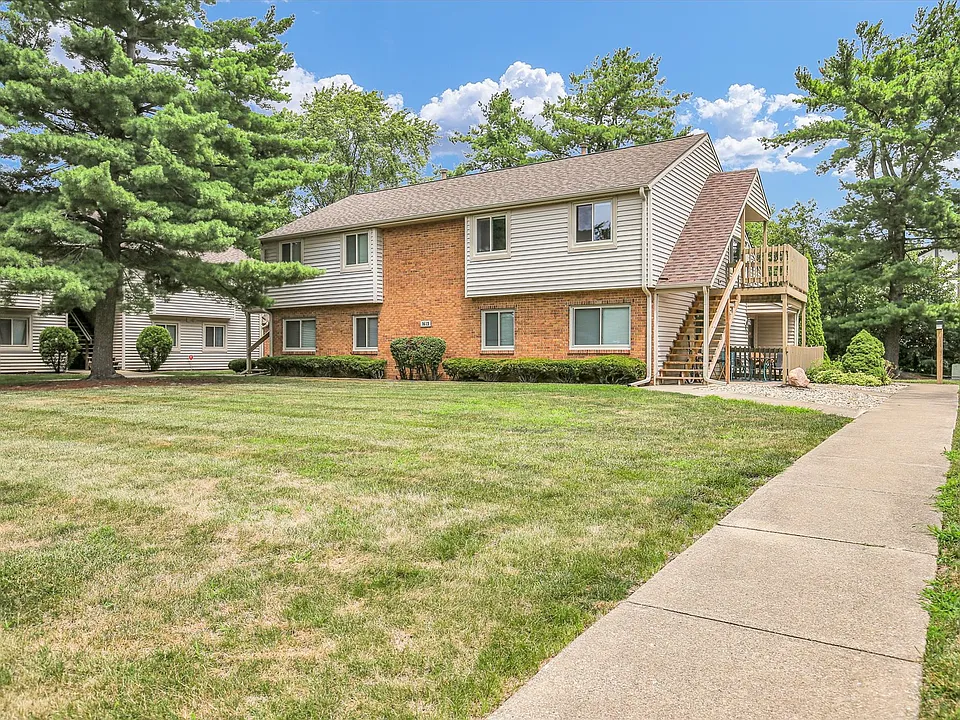 1613 Lyndhurst Dr W