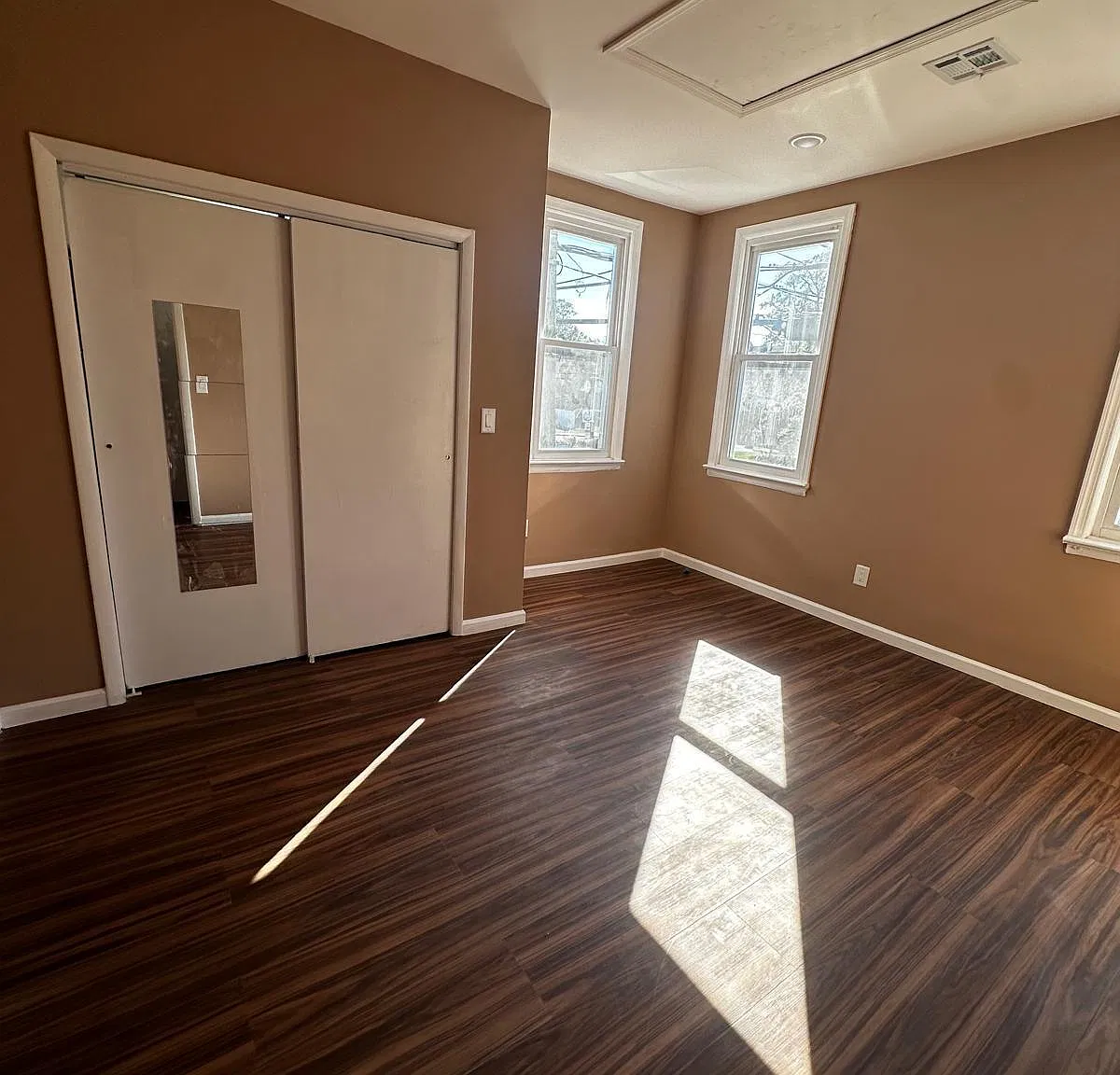 3 bed, 2136 sqft, $2,850 — Photo 2
