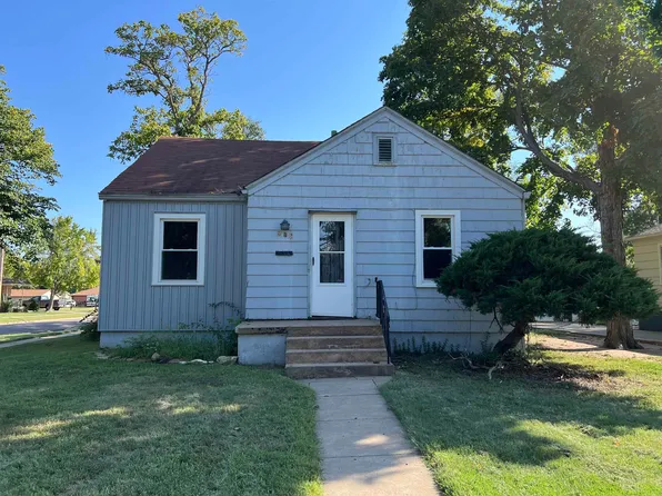 402 W Taylor St, Lyons, KS 67554